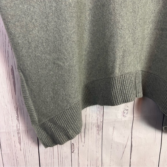 Theory | sage green poncho style sweater | cashmere - Picture 4 of 9